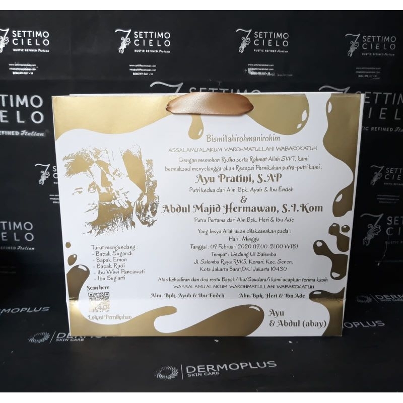 

paperbag custom, 30*20*20 ,ivory 240 GSM,tebel dan kokoh