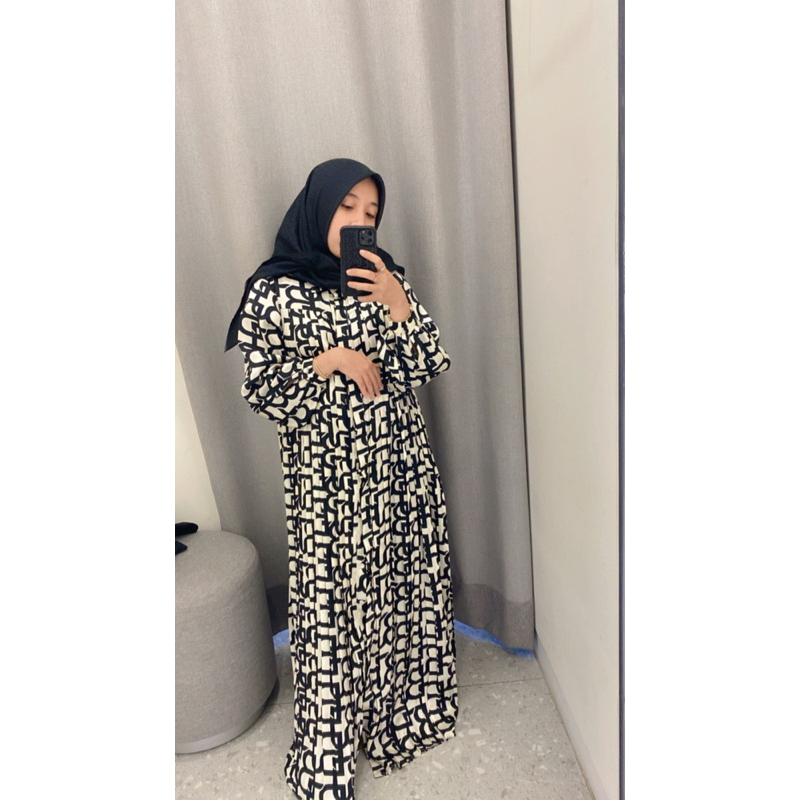 Benang Jarum - monogram pleated dress black