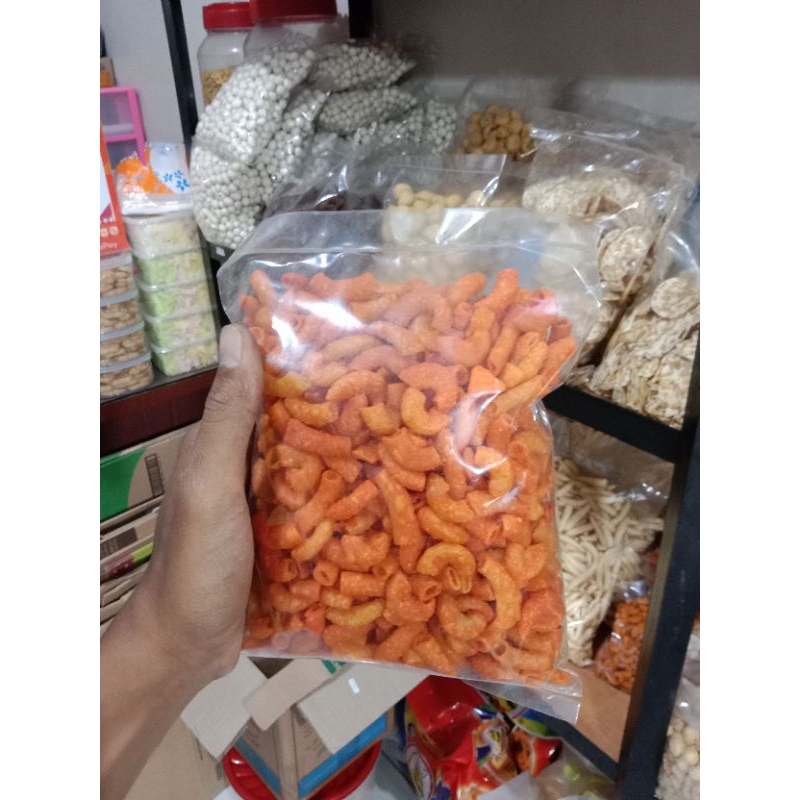 

MAKARONI PEDAS 250gr / macaroni kriuk