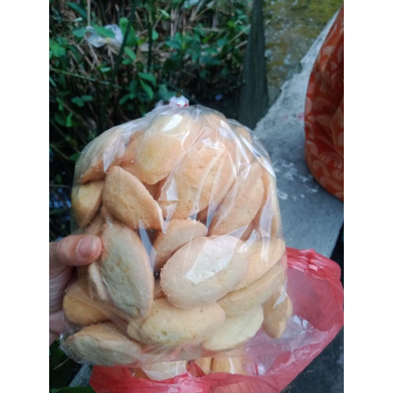 

BOLU KERING / BOLU KAMPUNG