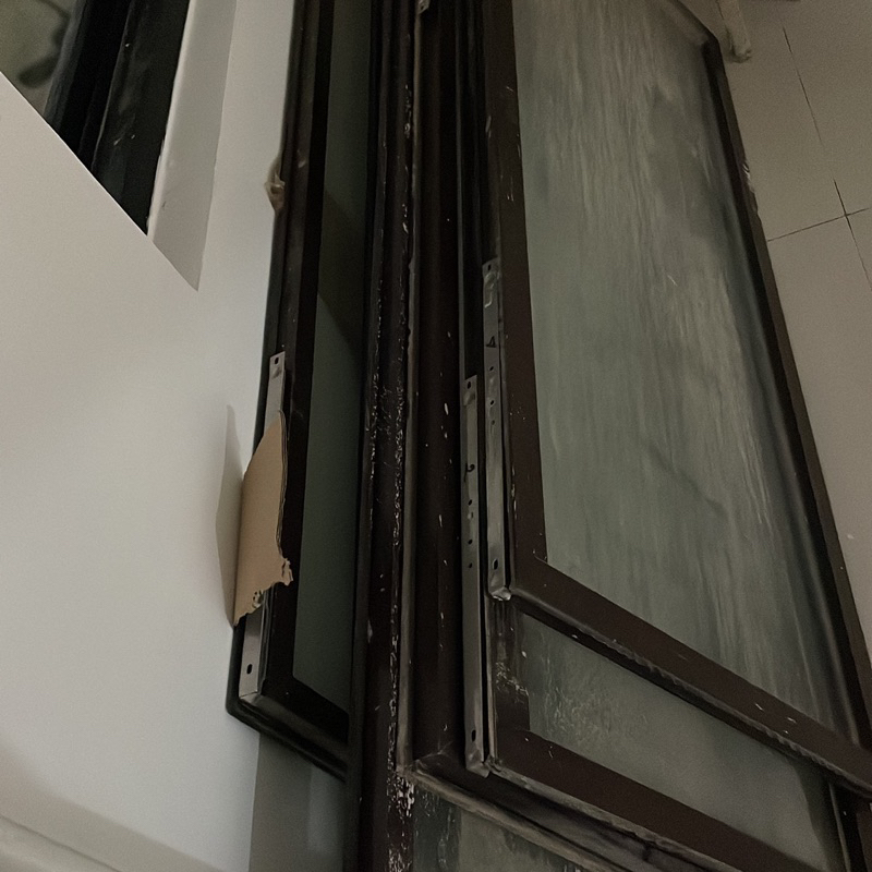 kusen aluminium pintu dan jendela bekas