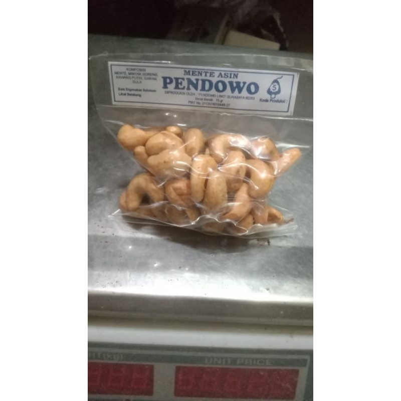 

kacang Mede pendowo matang70gr