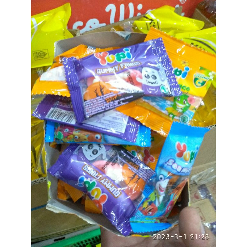 

Yupi Mini 7g Random 1box isi 24pcs