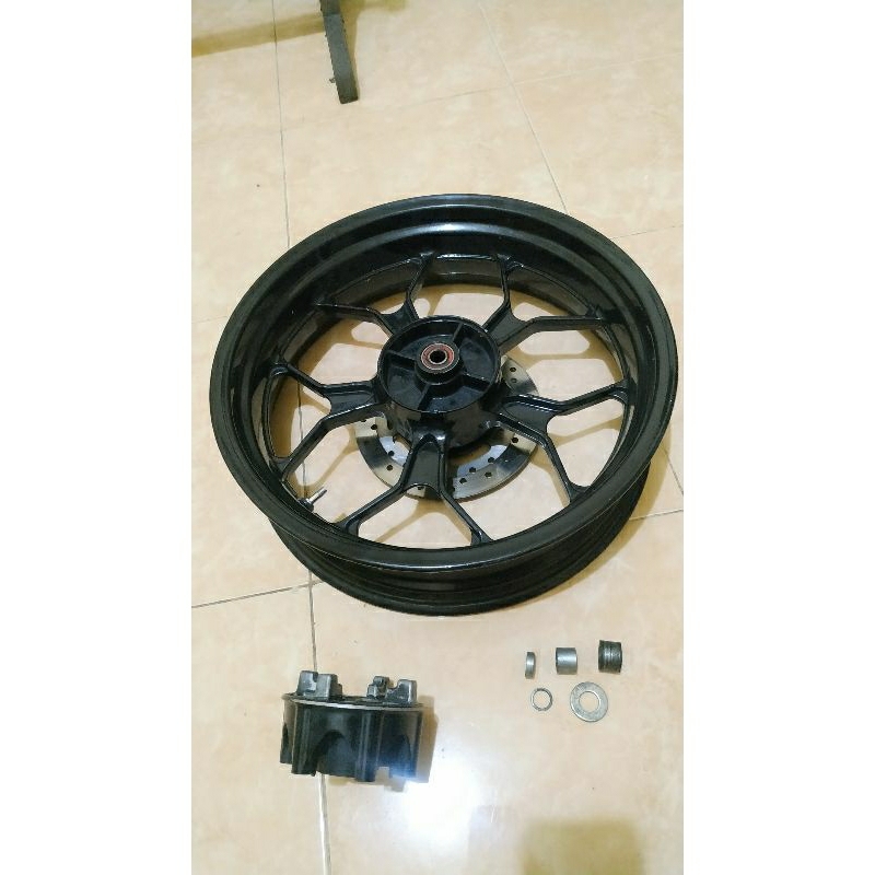 velg vrossi vixion belakang saja 4,5 inchi, kelengkapan pnp ke swing arm r15 v3