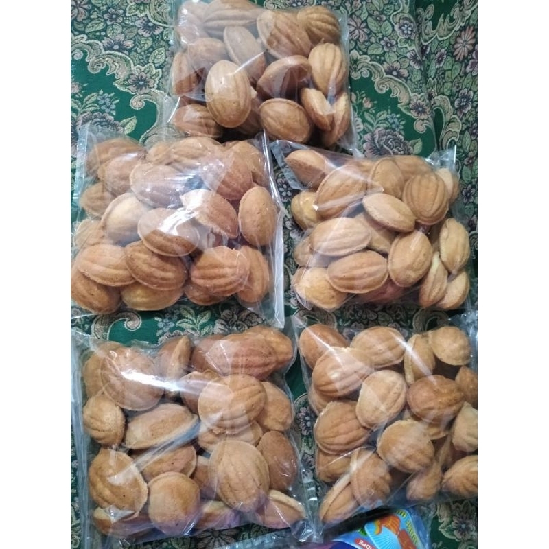 

Kue Bolu Tradisional isi 100 biji