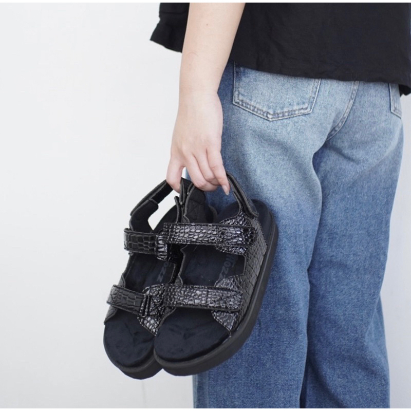 Preloved sendal DEKA by ATOZZ