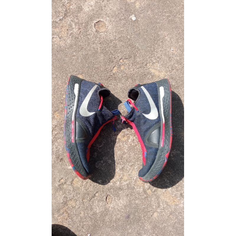 Sepatu basket PG 4