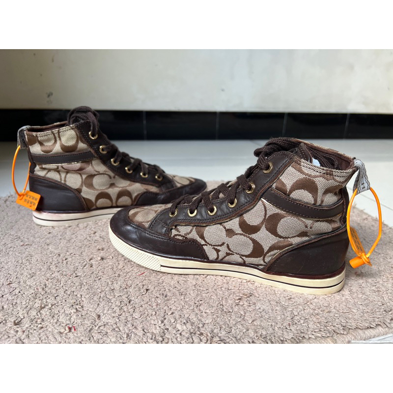Sepatu Coach