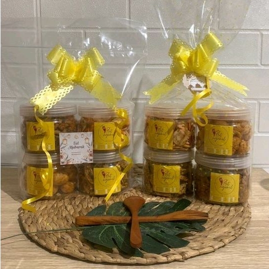 

Hampers Cemilan Lebaran Paket Hemat Dapet 4 Toples