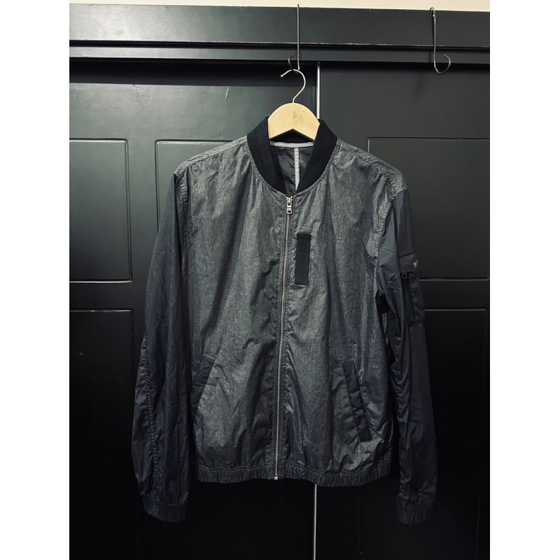 jaket bomber ligtweight hangten XL