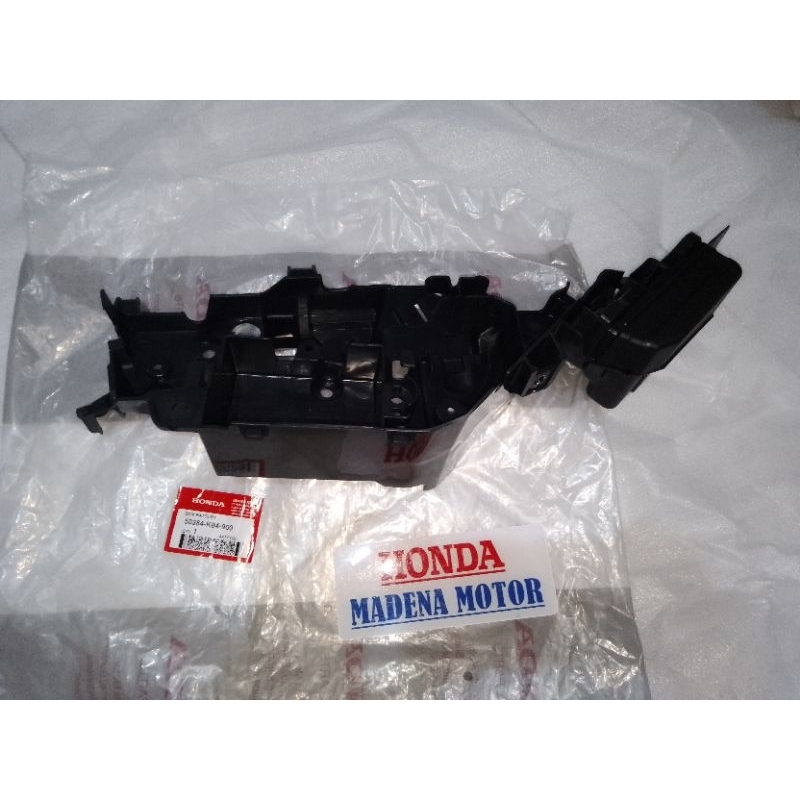 Cover Box Battery Aki Honda CRF 150L ORIGINAL 50384K84900