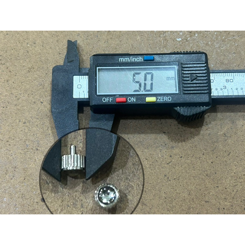 putaran/crown jam logo emporio armani