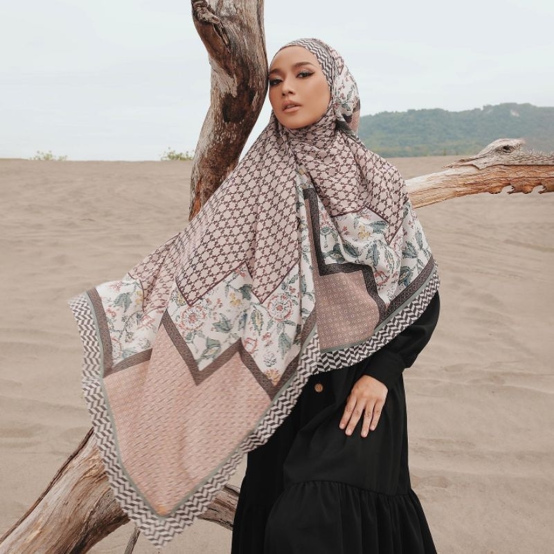 MINE SCARF ZASKIA SUNGKAR