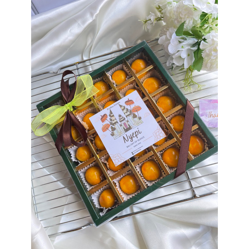 

[COD]Hampers Nastar Idul Fitri, Nyepi, Natal, dan Imlek