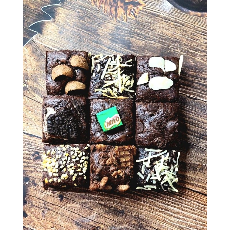 

2 BOX BROWNIES FUDGY SHINY 9 SEKAT 10X10cm TIDAK PO