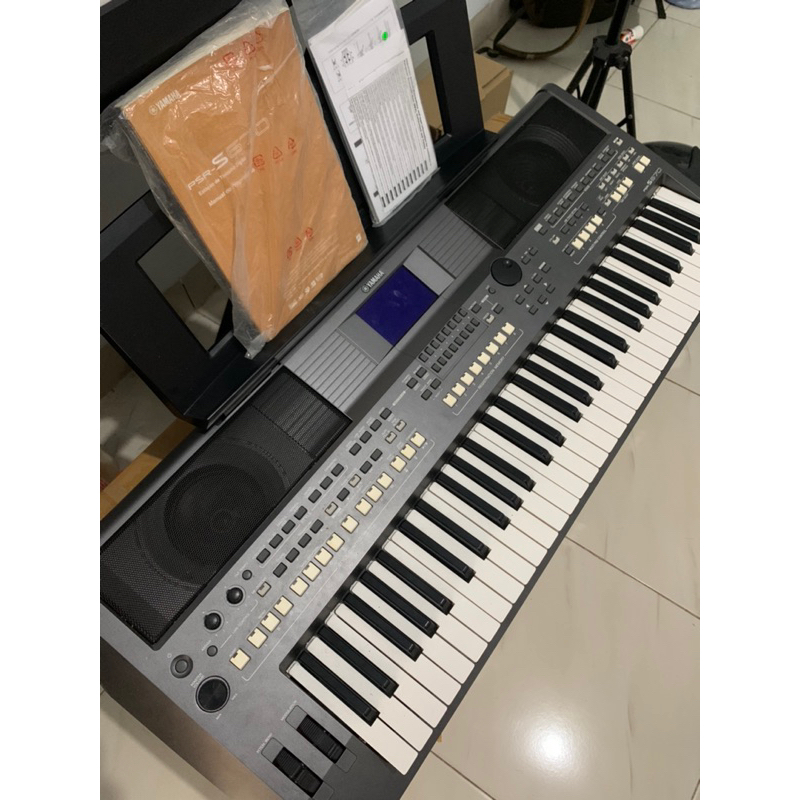 Keyboard Yamaha psr s670 second