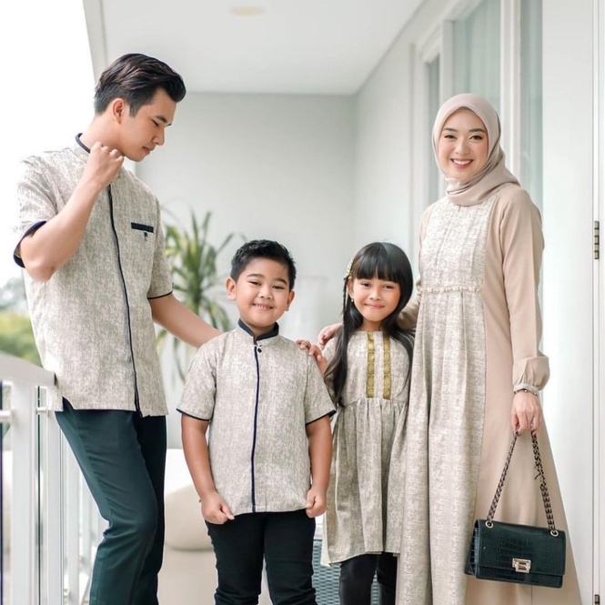 [NEW ARIVAL] BATIK COUPLE HABIBIE JAGUAR BROKAT TILLE-Modern Batik couple Sarimbit Brokat KEBAYA - B