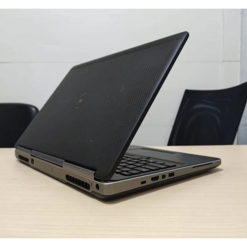 DELL PRECISION 7520 i7-7820HQ NVIDIA QUADRO M1200/FHD/RAM 16/256/MULUSNOMINUS