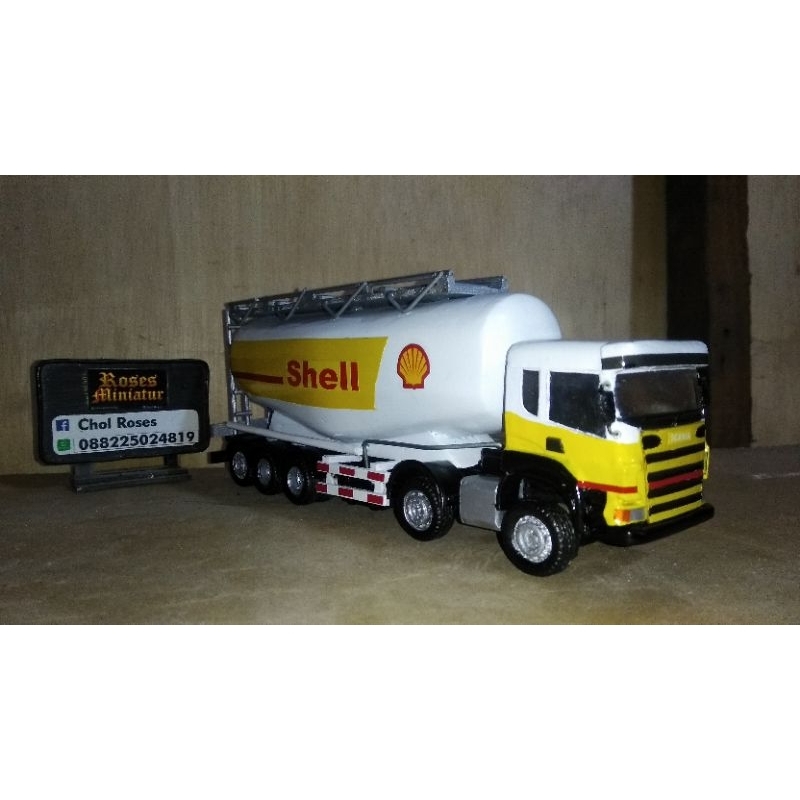 Miniatur truk Scania tangki shell