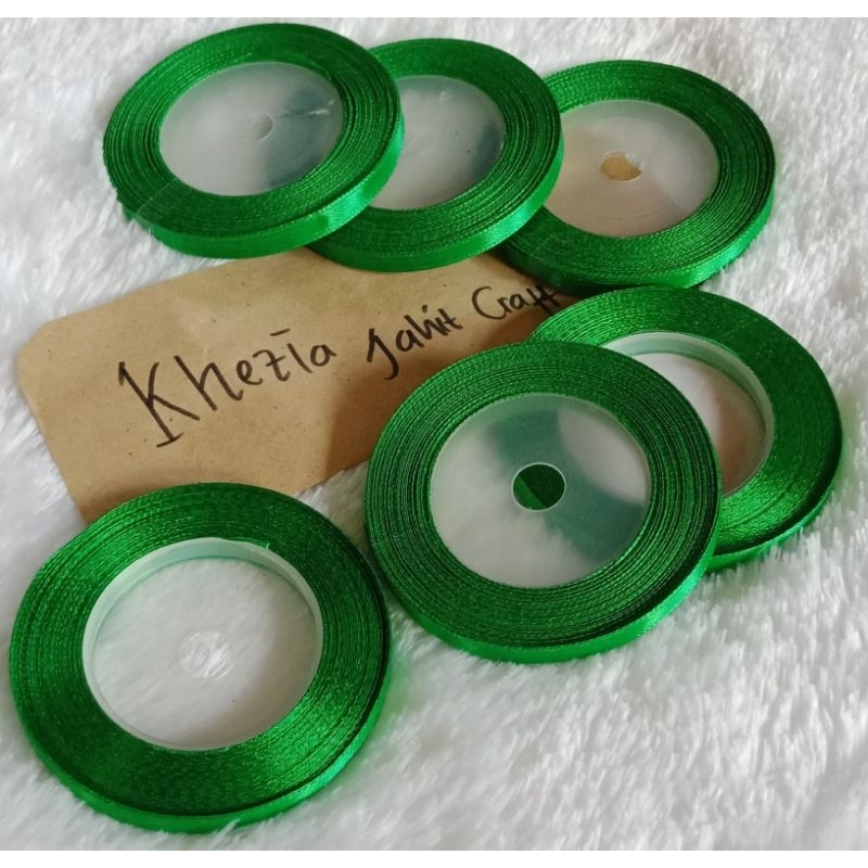 

Pita Satin 1/4 Inci (0,6 cm) Per Roll - Hijau Tua
