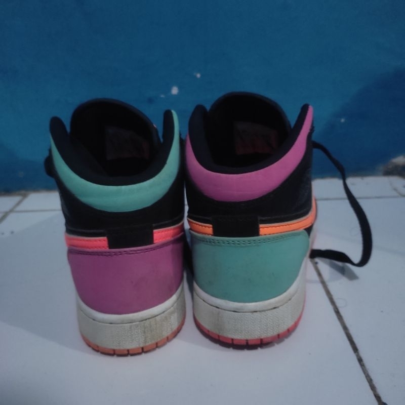 Jordan 1 mid candy