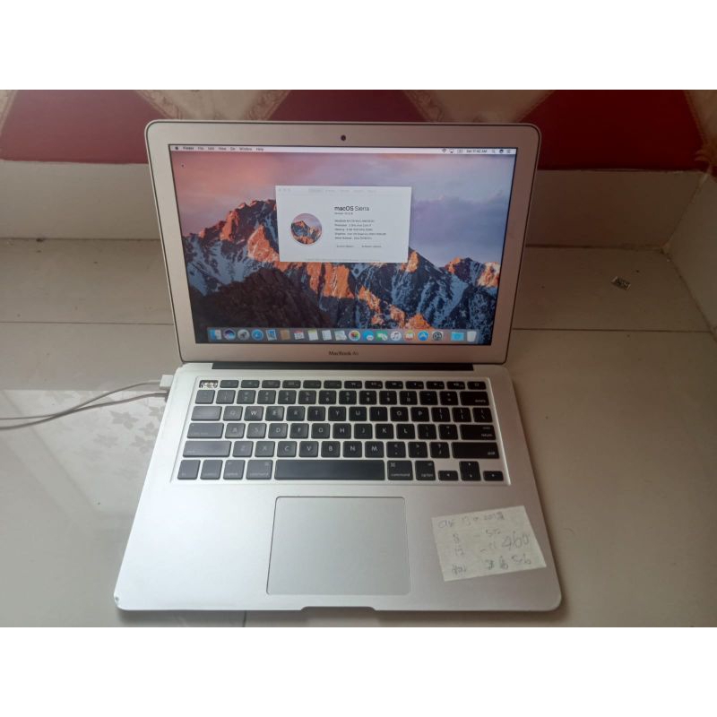 OBRAL .air  13 IN 2012 .RAM 8 ..SSD 512 .CORE I7..dikit dent