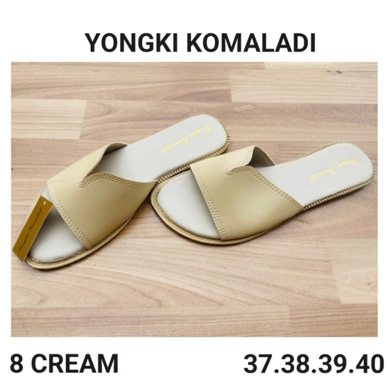 sandal flat warna cream