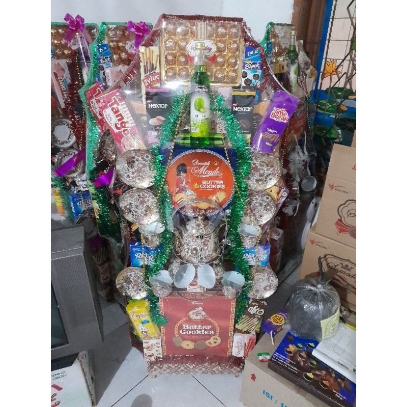 

Parcel Snack Mix Teaset Pecah Belah Gold Terbaru