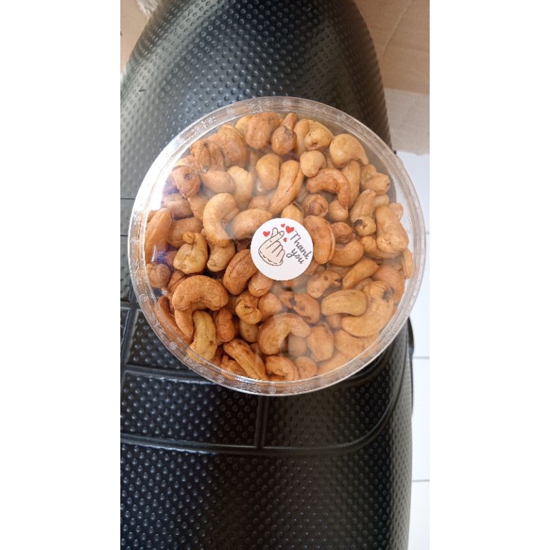 

kacang Mede utuh 200gr
