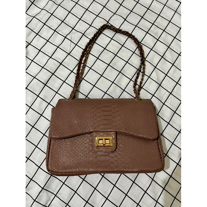 Tas Preloved Brand Local.id atau Heylocal.id