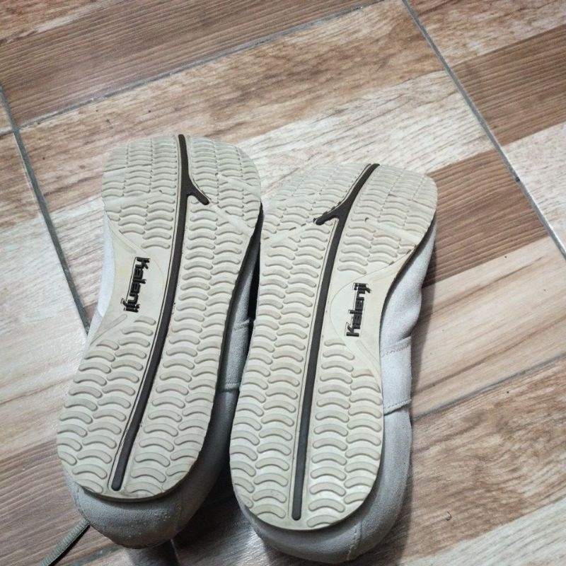 SEPATU KALENJI