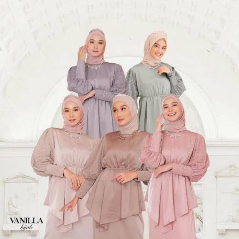Preloved Daphne Blouse by Vanilla Hijab size S Pink Salem - BEST PRICE (Free nee Hijab unbrand)