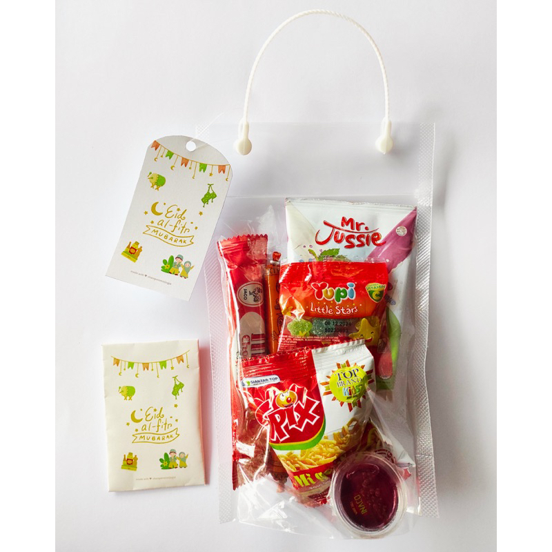 

Hampers Mini Lebaran Olive isi 5 snack 1 minuman sudah include dengan amplop lebaran