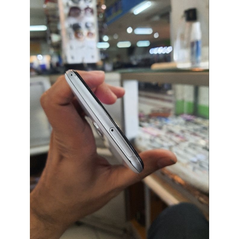 Hp sharp aquos zero 2 8/256gb