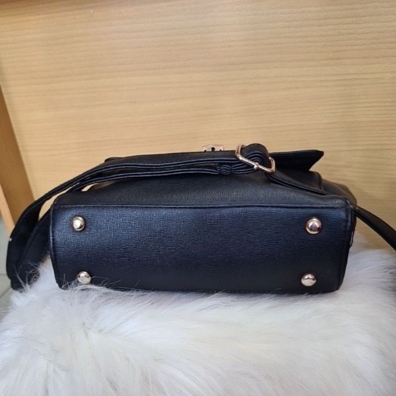 TAS BLACK INTERNATIONAL QUALITY PRELOVED