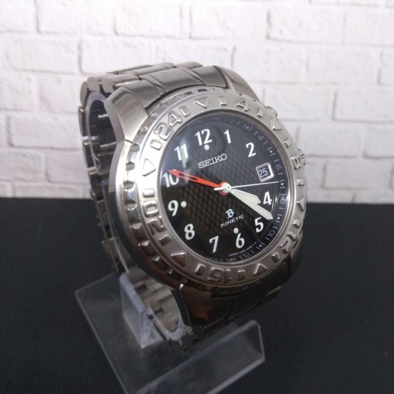Jam tangan pria Seiko B kinetic 5m65 0a80
