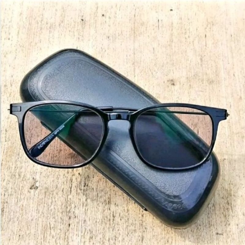 KACAMATA PHOTOCROMIC/ KACAMATA ANTI RADIASI MINUS PLUS FRAME OVAL