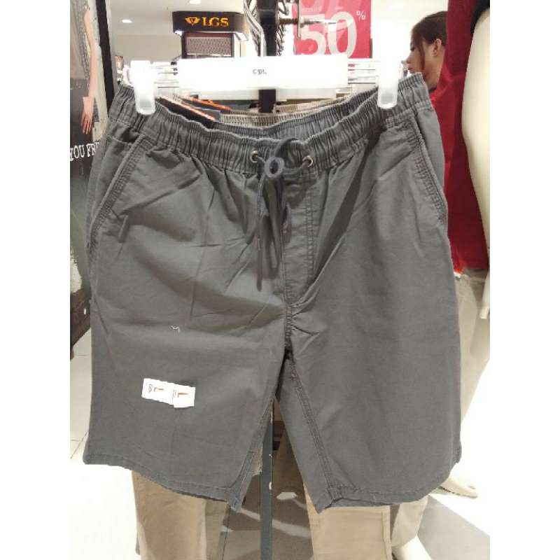 Celana pendek cardinal casual