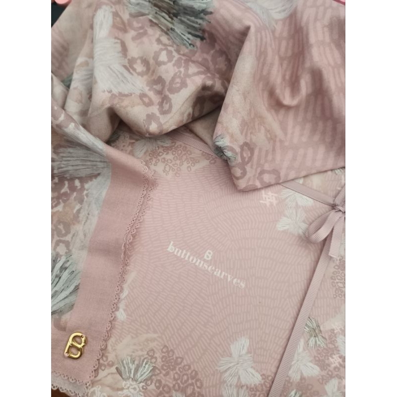 buttonscarves les amities peach