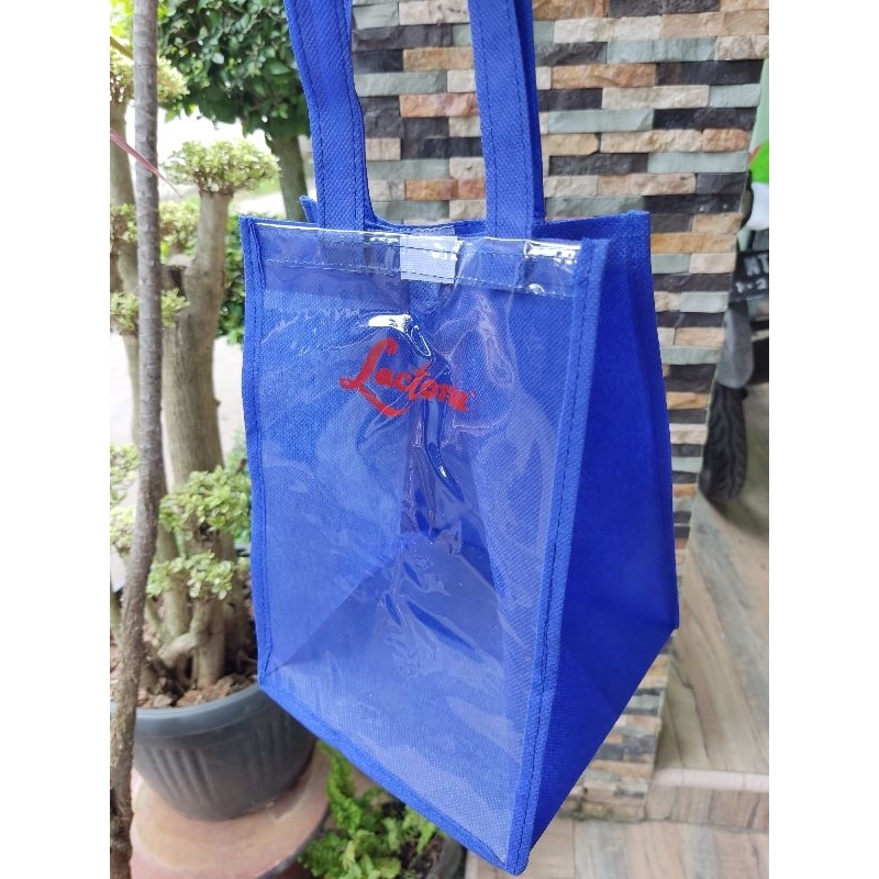 

Tas souvenir spunbond kombinasi mika tebal CUSTom ukuran dan design