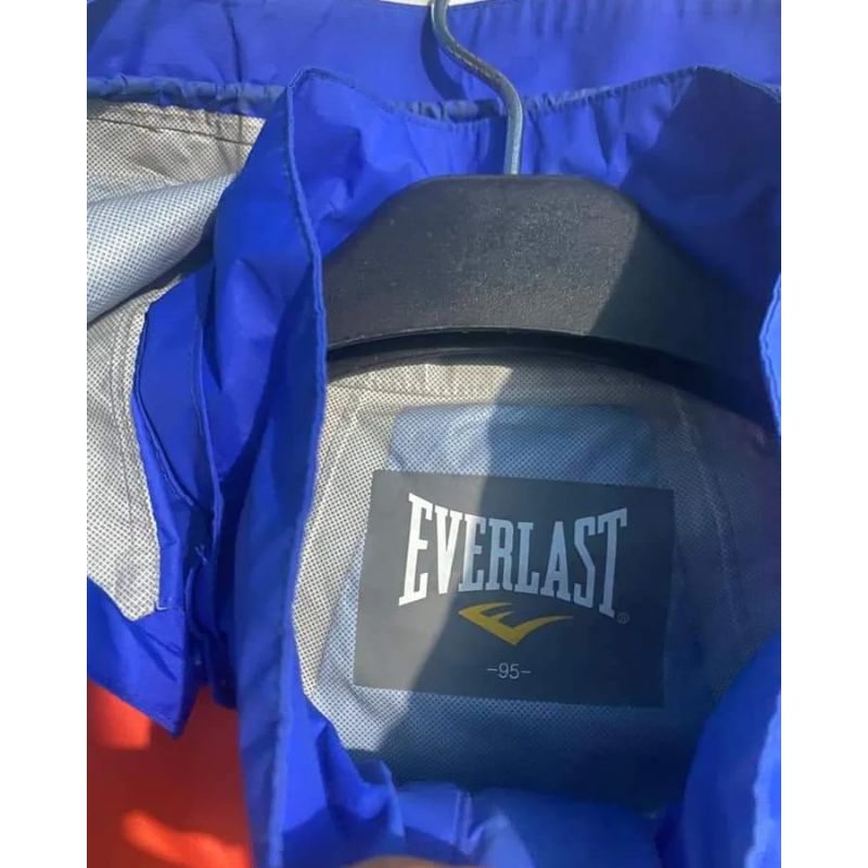 Jaket Outdoor Everlast