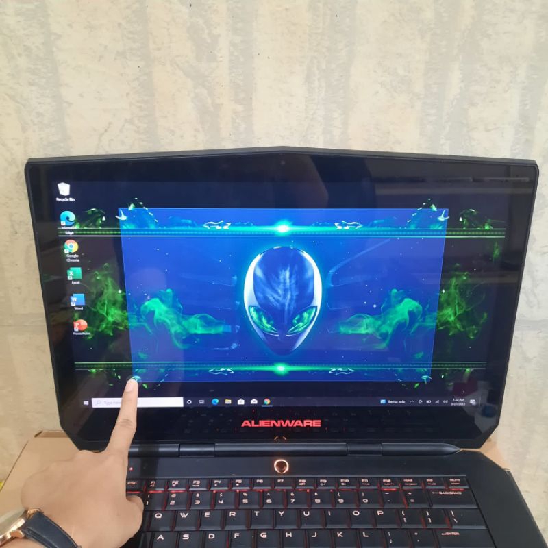 Laptop Dell Alienware 15 R2 Cor i7-6700HQ Ram 16Gb/SSD 256Gb + 1TB GTX970M 4Gb Touch Mousepad nyala Keyboard RGB