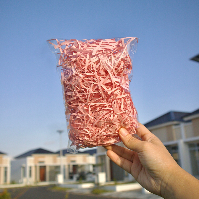 

PROMO 20GR KERTAS SERUT KERTAS CACAH KERTAS SHREDDED KERTAS PACKING HAMPER KERTAS HAMPERS