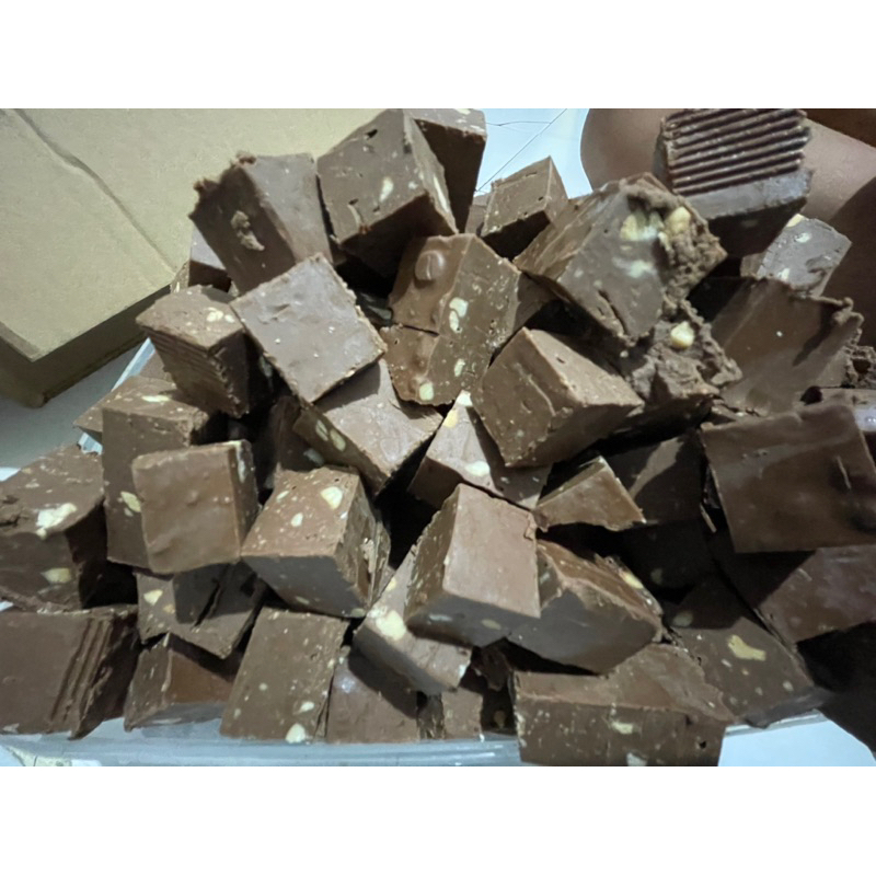 

PATAHAN SILVERQU ISIAN METE ALMOND REMAHAN 100 GR isian mix chac*