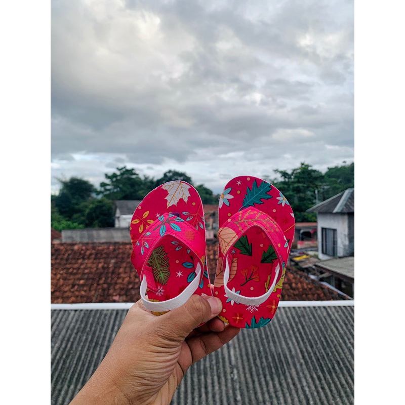 promo sandal baby bunga  merah tali belakang