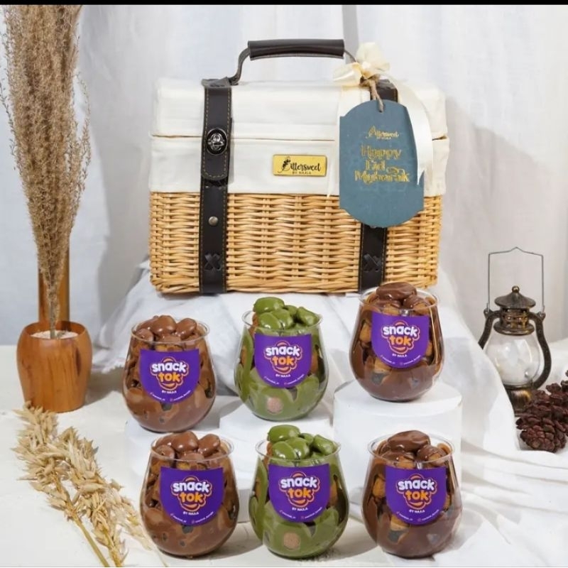 (READY) Hampers Rotan Premium Bittersweet by Najla