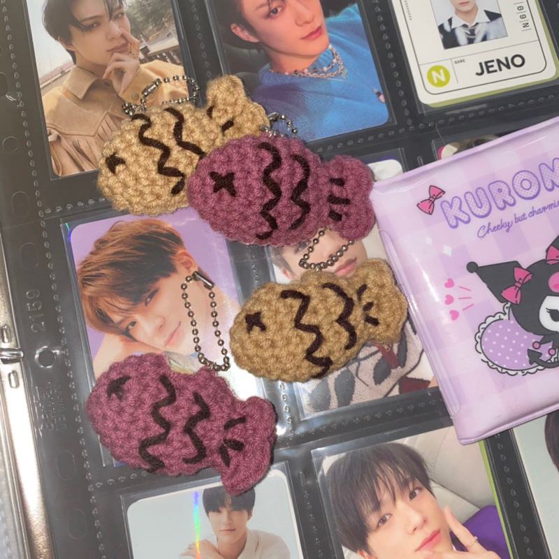 taiyaki bungeoppang crochet keychain