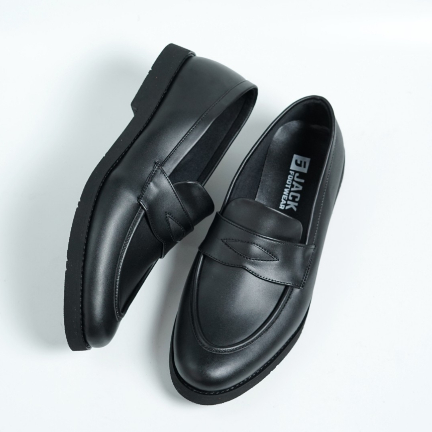 Sepatu Loafers Kasual Formal Hitam Kulit Klasik Kantor Kerja Kuliah Pria Cowok Loafer Slip On - Malvin