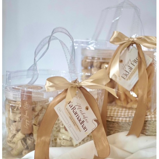 

HAMPERS LEBARAN IDUL FITRI RAMADHAN KUE SNACK JAR MURAH ISI 2 TOPLES 600GR SOES COKLAT SUMPIA UDANG STIK WAFER ATIK BALADO PACKAGING GOODIE BAG PVC + GREETING CARD