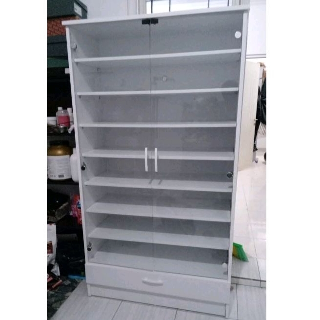 lemari custom pintu kaca